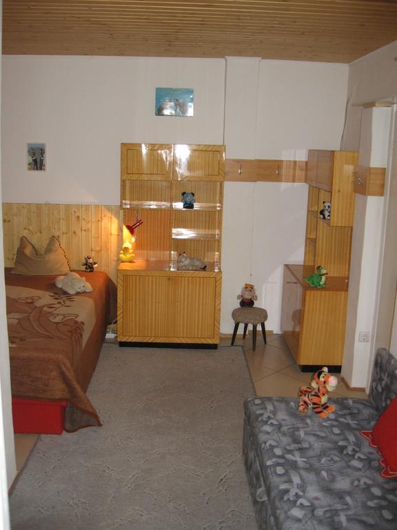 Csaladi Vendeghaz Apartment Eger Room photo